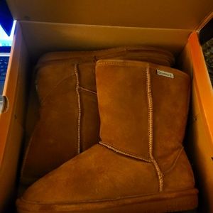 BEARPAW womens size 8 Emma short boot hickory